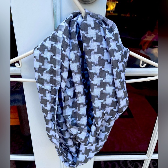 Candies Checkered Infinity Scarf - Picture 2 of 4